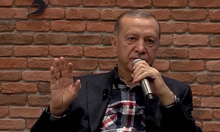 Cumhurbaşkanı Erdoğan: Artık dünyaya şöyle bakacağız, biz dünyaya değil, dünya Türkiye'ye baksın. Gençlerimizin bilgisi, donanımı, öz güveni 'Türkiye Yüzyılı'nın en büyük teminatıdır