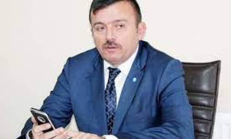 İyi Parti #Yozgat İl Başkanı #MetinÖzışık, CHP Genel Başkan Yardımcısı #GürselTekin'in "HDP'ye bakanlık verilebilir" açıklamalarına tepki göstererek istifa etti.