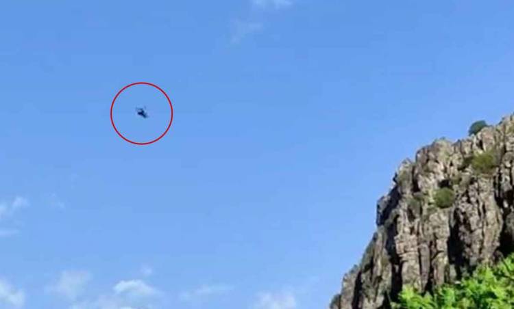 Sınırda helikopter hareketliliği! Hakkari’nin Çukurca ilçesinden havalanan helikopterler sınıra doğru tek tek uçtu.